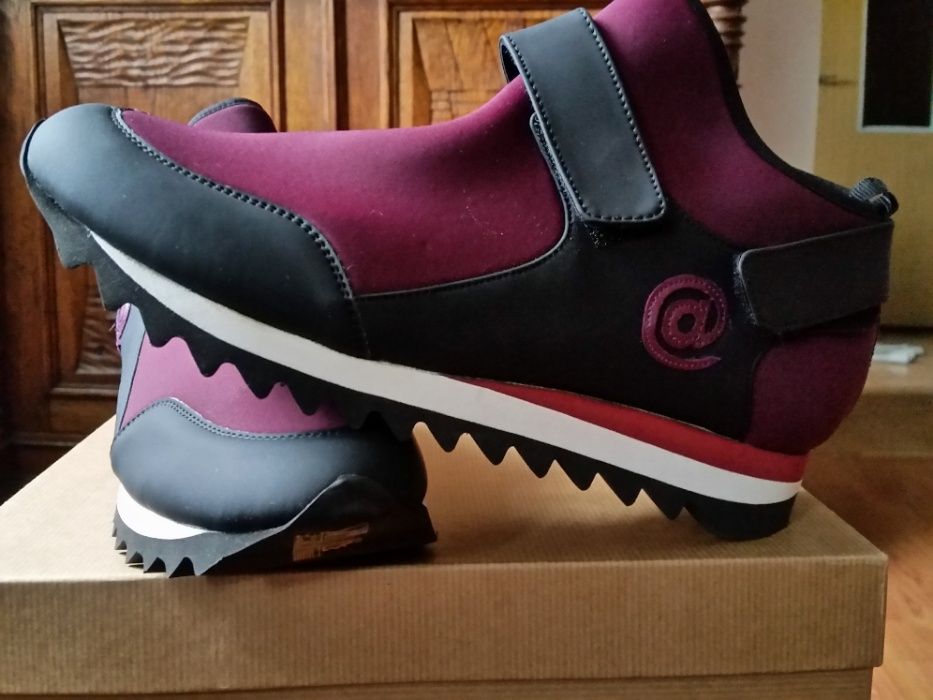 Nowe oryginalne włoskie buty sportowe damskie.