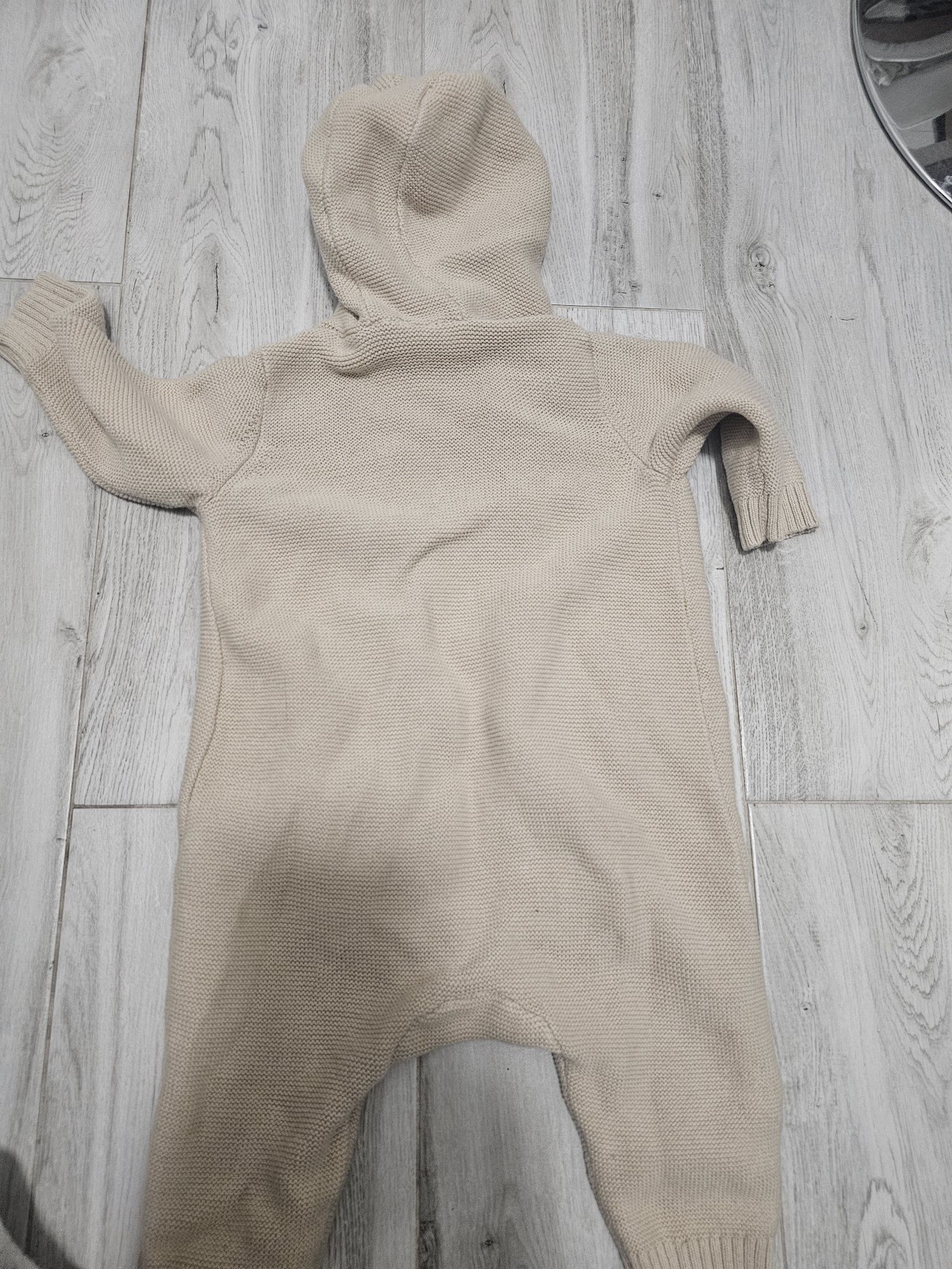 Sprzedam kombinezon  z bawełny dzianinowej H&M roz.68