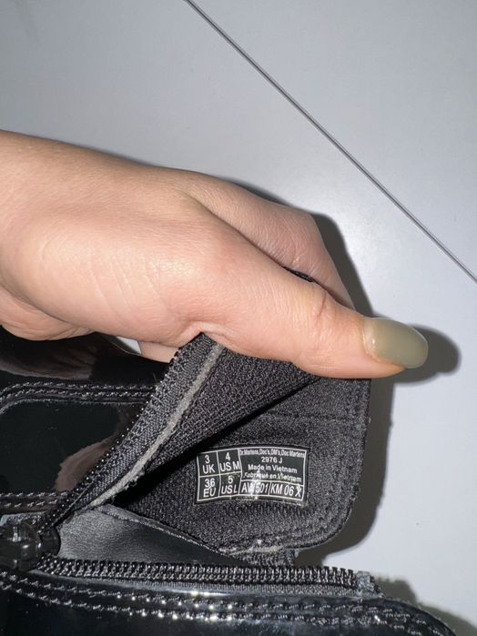 Продам чорні челсі від Dr. Martens