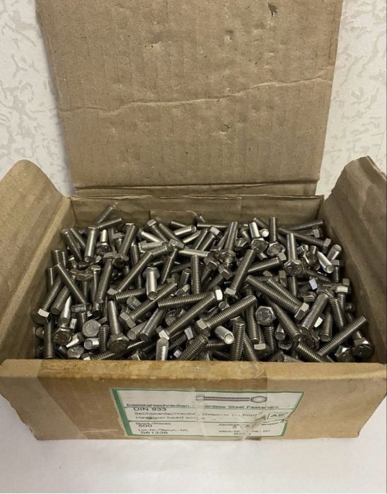 Болты нержавейка 5*25, в одной коробке 500 штук