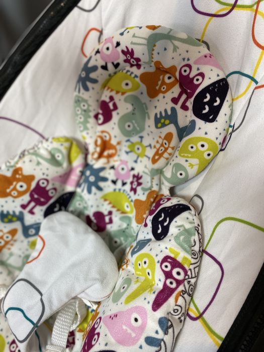 Качель крісло-гойдалка 4moms mamaroo 4.0 заколисуючий центр