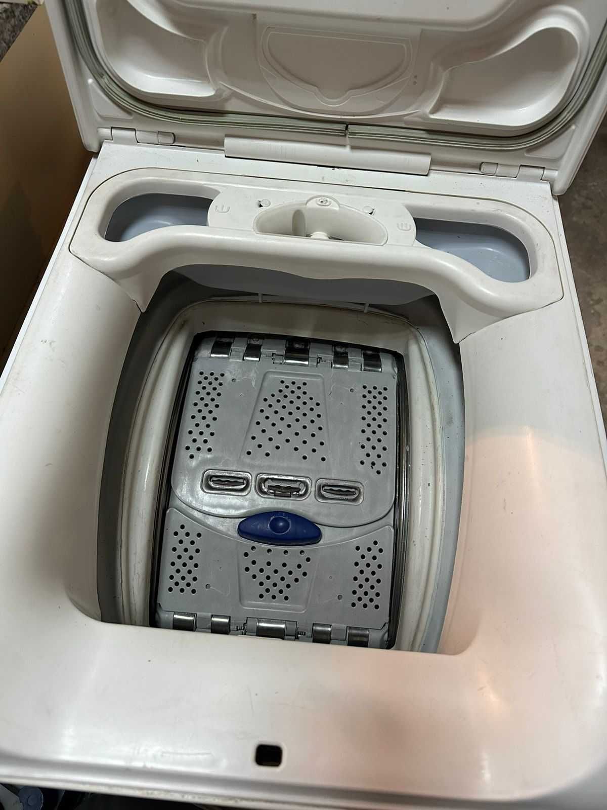 Вертикальна пральна машина Electrolux серії Inspire 5.5 кг