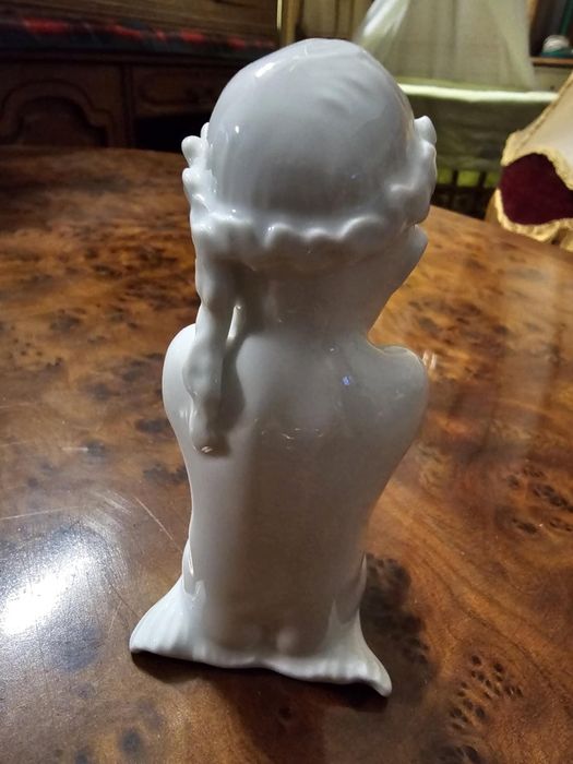 Porcelanowa figurka