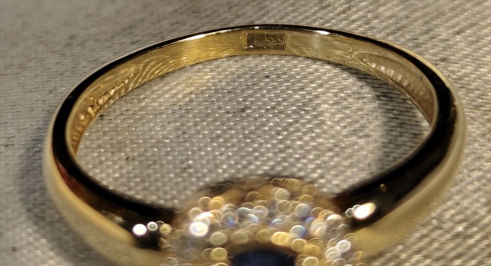 Золотое кольцо с натуральным кашмирским сапфиром и бриллиантами