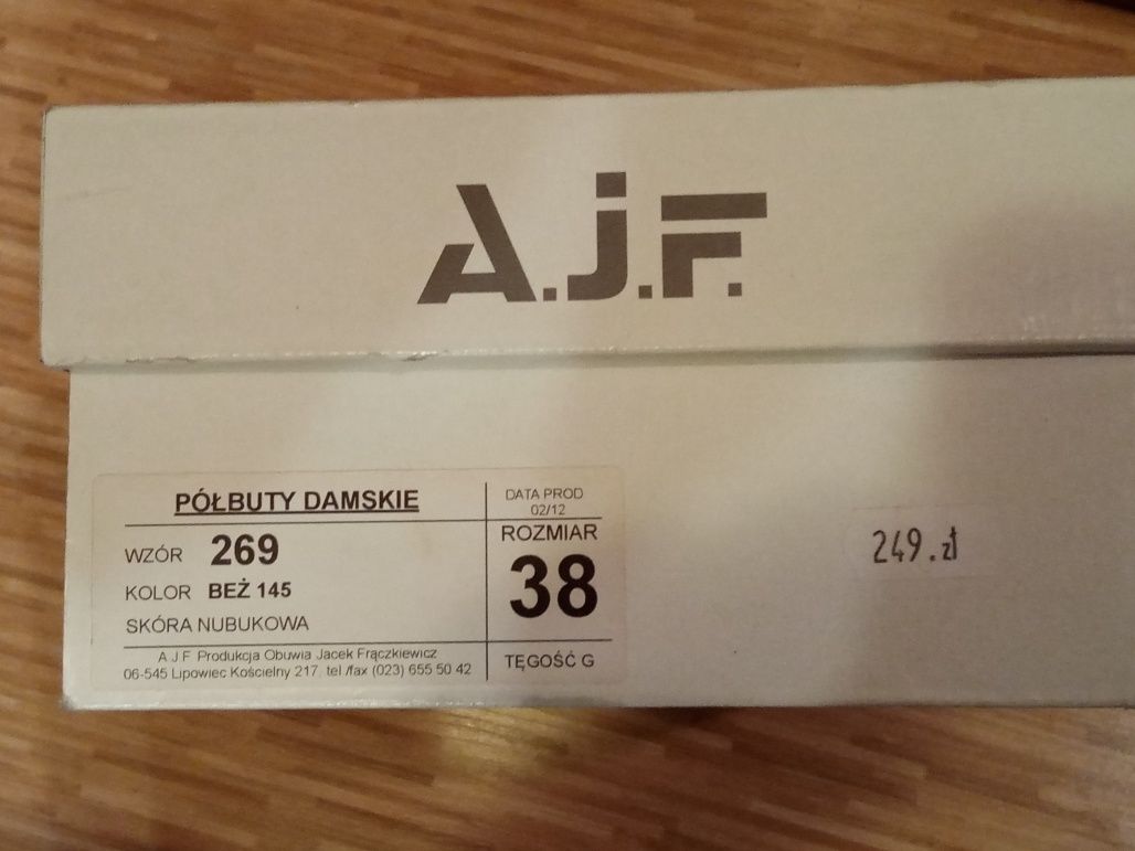 Buty że skóry nubukowej rozmiar 38 firmy A.J.F
