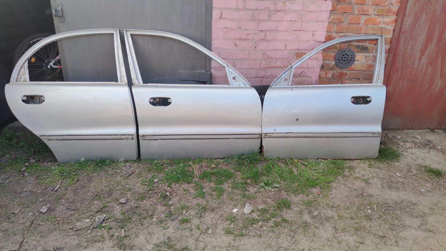 Продам двері на Daewoo Lanos,Sens задня права