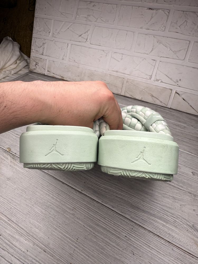Женские шлепки тапочки  air jordan sophia slides olive