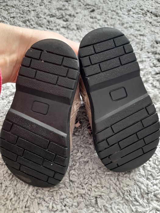 Продам ботіночки на дівчинку