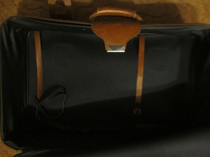 Waliza retro, pojemna i stylowa