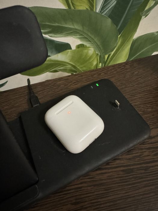 Apple Airpods Wireless Charging Case A1938 бездротова зарядка