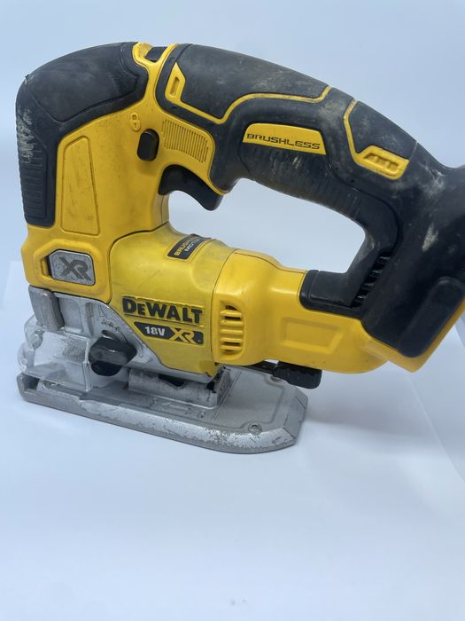 Wyzynarka Dewalt DCS334