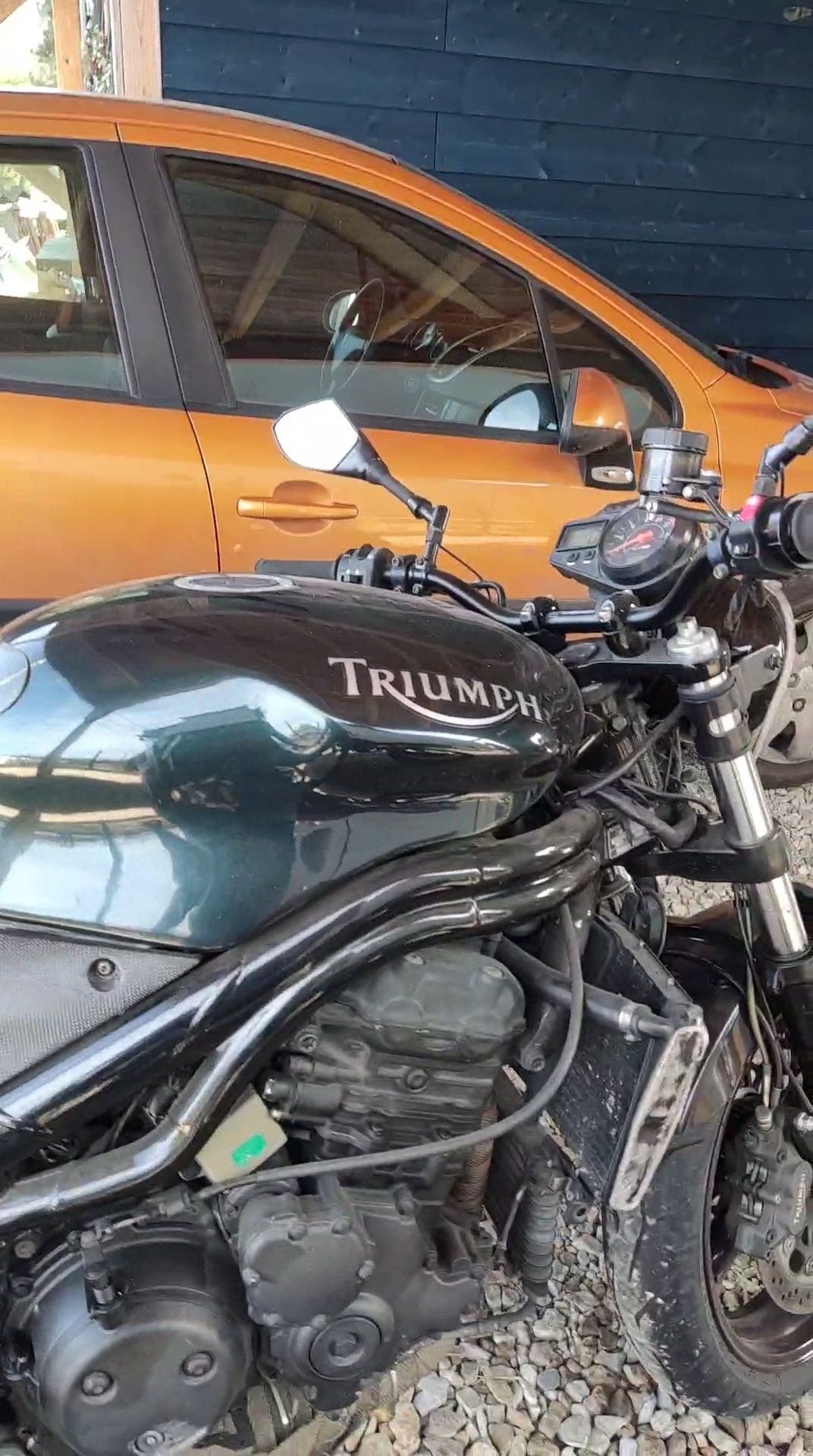Triumph Daytona 995i Centennial Edition