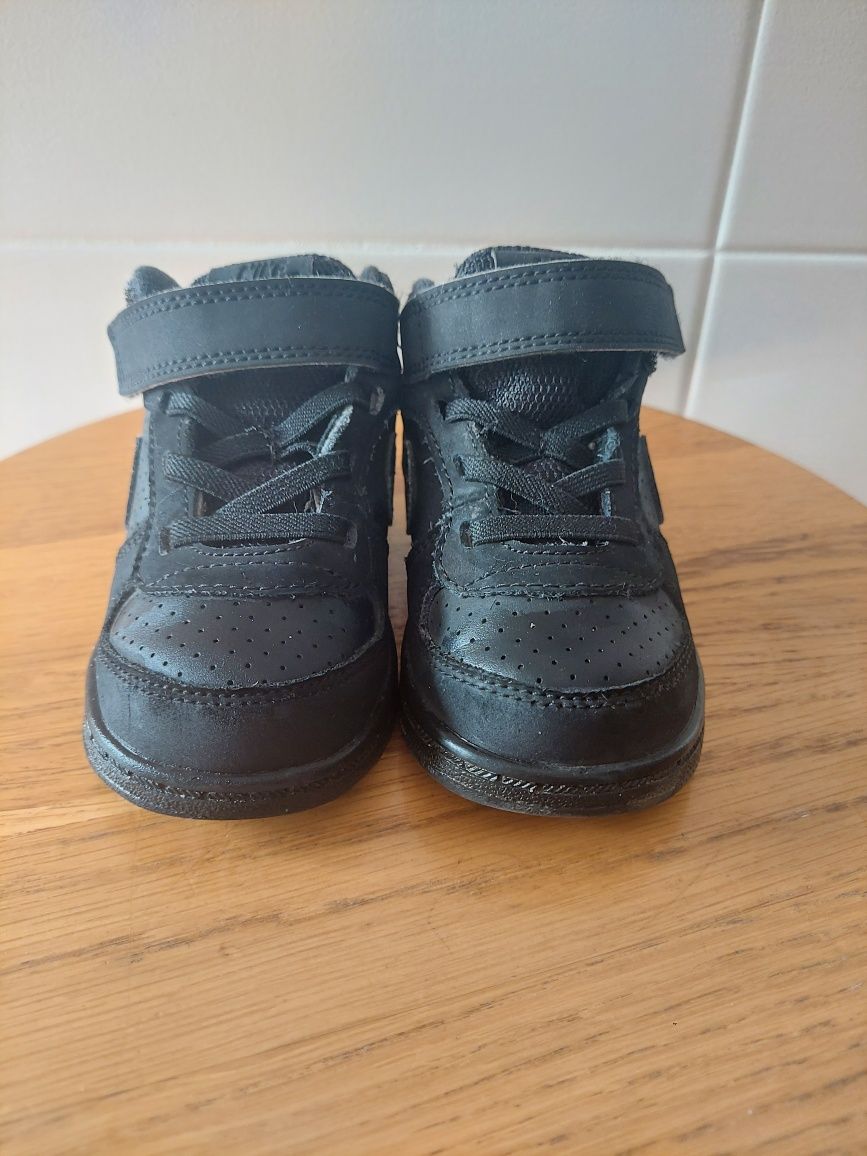 Buty Nike dla chłopca, rozmiar 23, adidasy