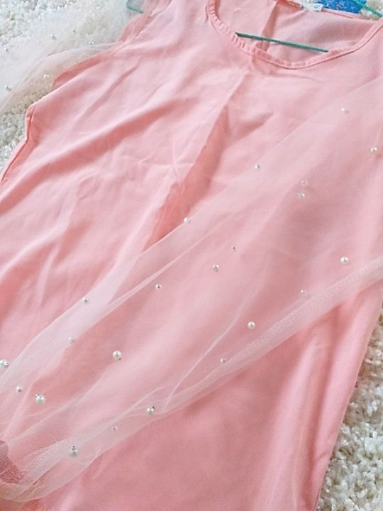 блузка персикового цвета