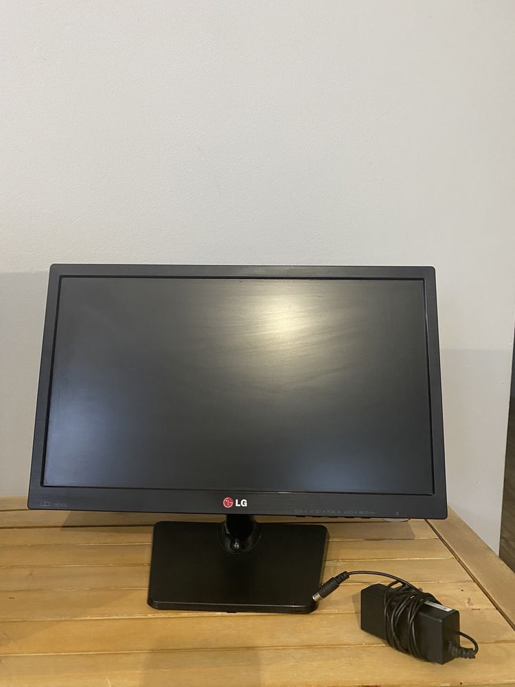 Monitor LG LED flatron 19en33s bez zasilacza