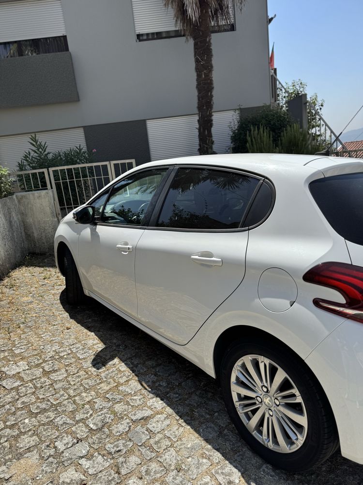 Peugeot 208 1.6 BlueHDi Style
