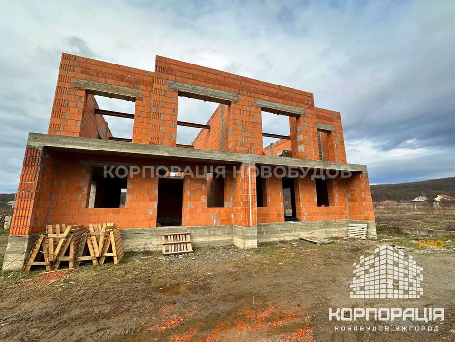 Продаж котеджу з великою ділянкою,3 спальні, поруч ріка, ліс, краєвиди