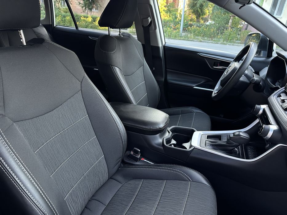 Продам RAV4 2019