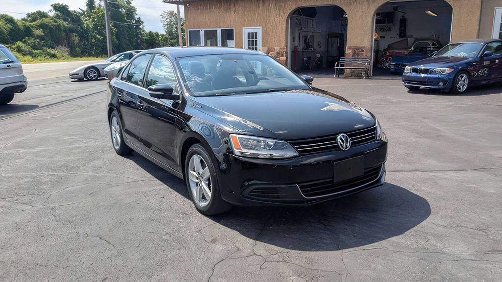 Volkswagen Jetta      2014
