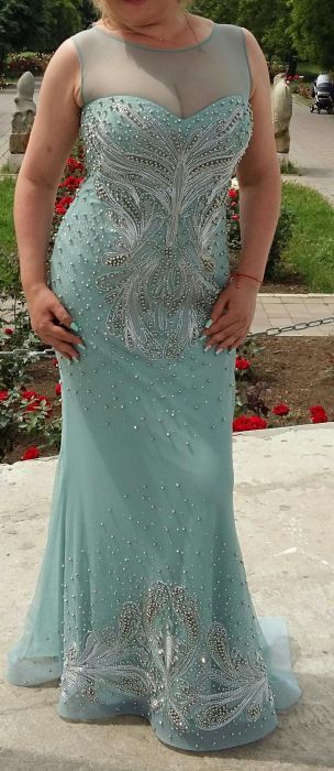 Продам свадебное, вечернее платье