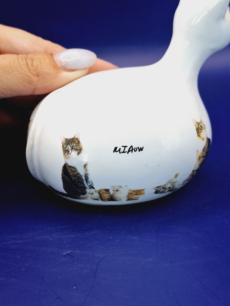 Figurka porcelanowa Kotek