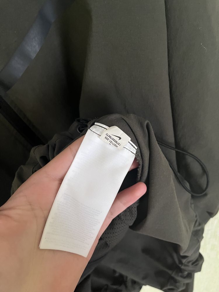 Продам ветровка nike tech fleece