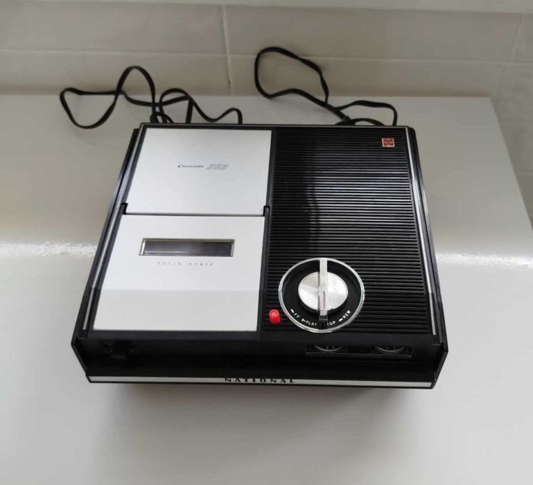 Leitor / gravador de cassetes National (Panasonic) RQ-203S