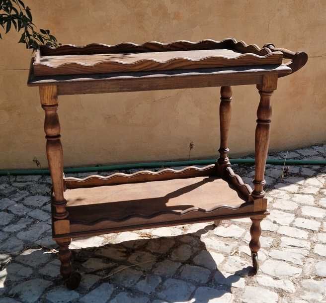 Carrinho de chà ou de apoio