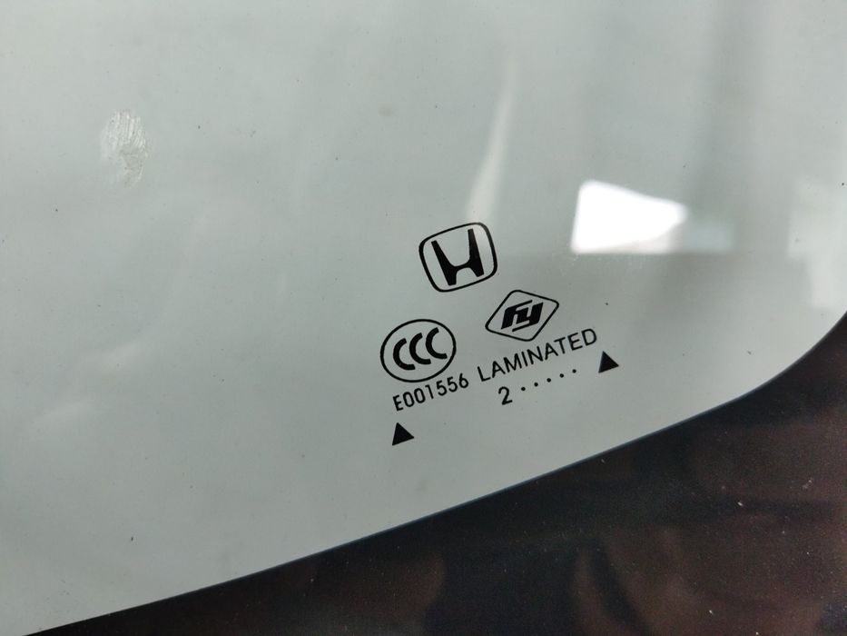 Стекло лобовое (оригинал) потертости  Honda M-NV `20-23  (E001556)