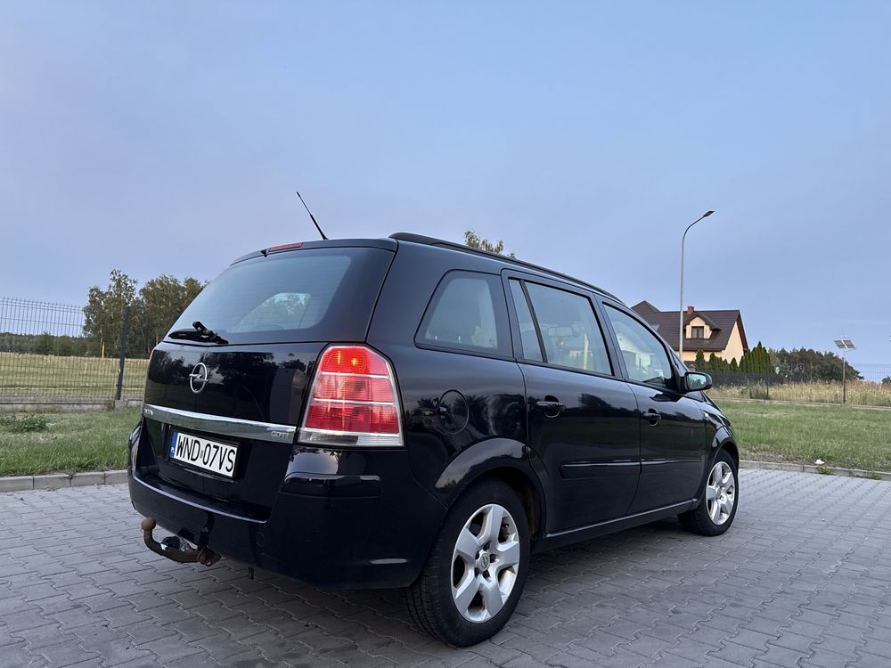 Opel Zafira B 2006r 1.9cdti 122km/7 osobowy/Hak/Bez wkładu