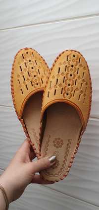 Laczki pantofle skóra skorzane góralskie rzemyki 43