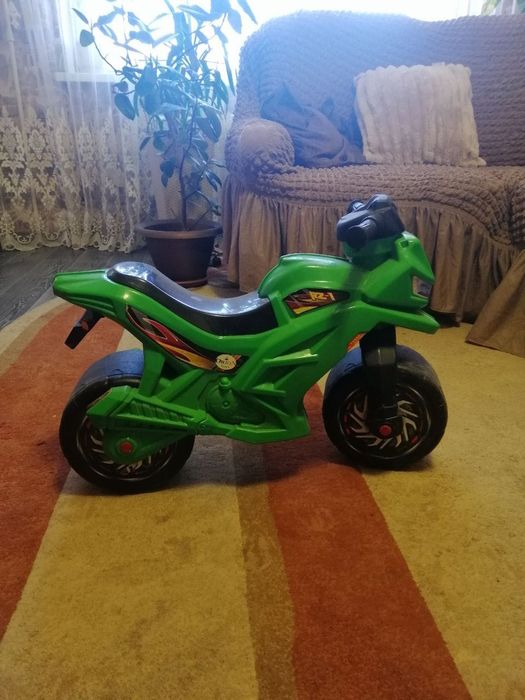 Дитячий мотоцикл бєговєл