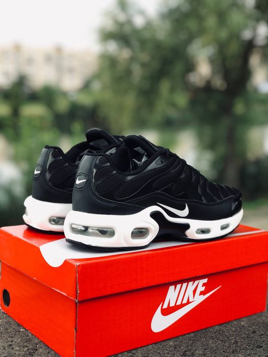 Чоловічі кросівки Nike Air Max TN Plus Black/White Кроссовки Найк тн
