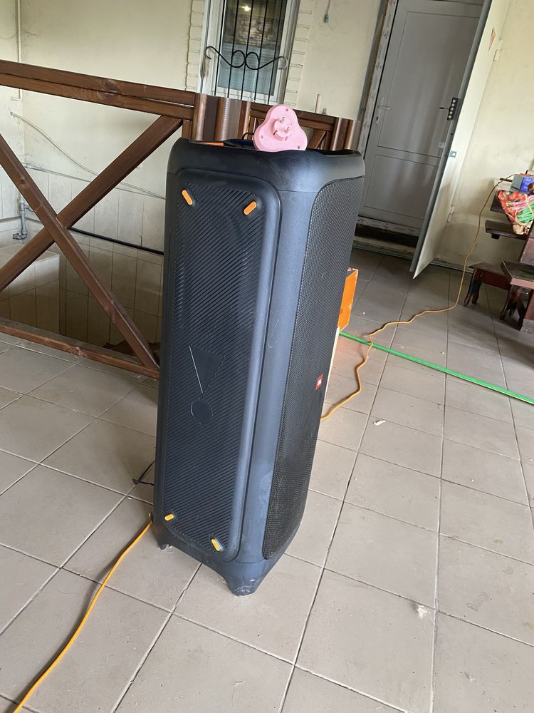 Продам Колонка JBL1000Bass