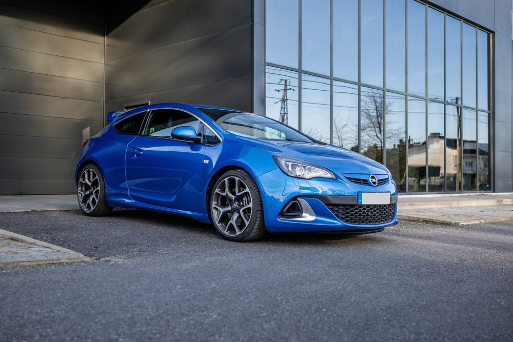 Opel Astra GTC OPC 2.0 T