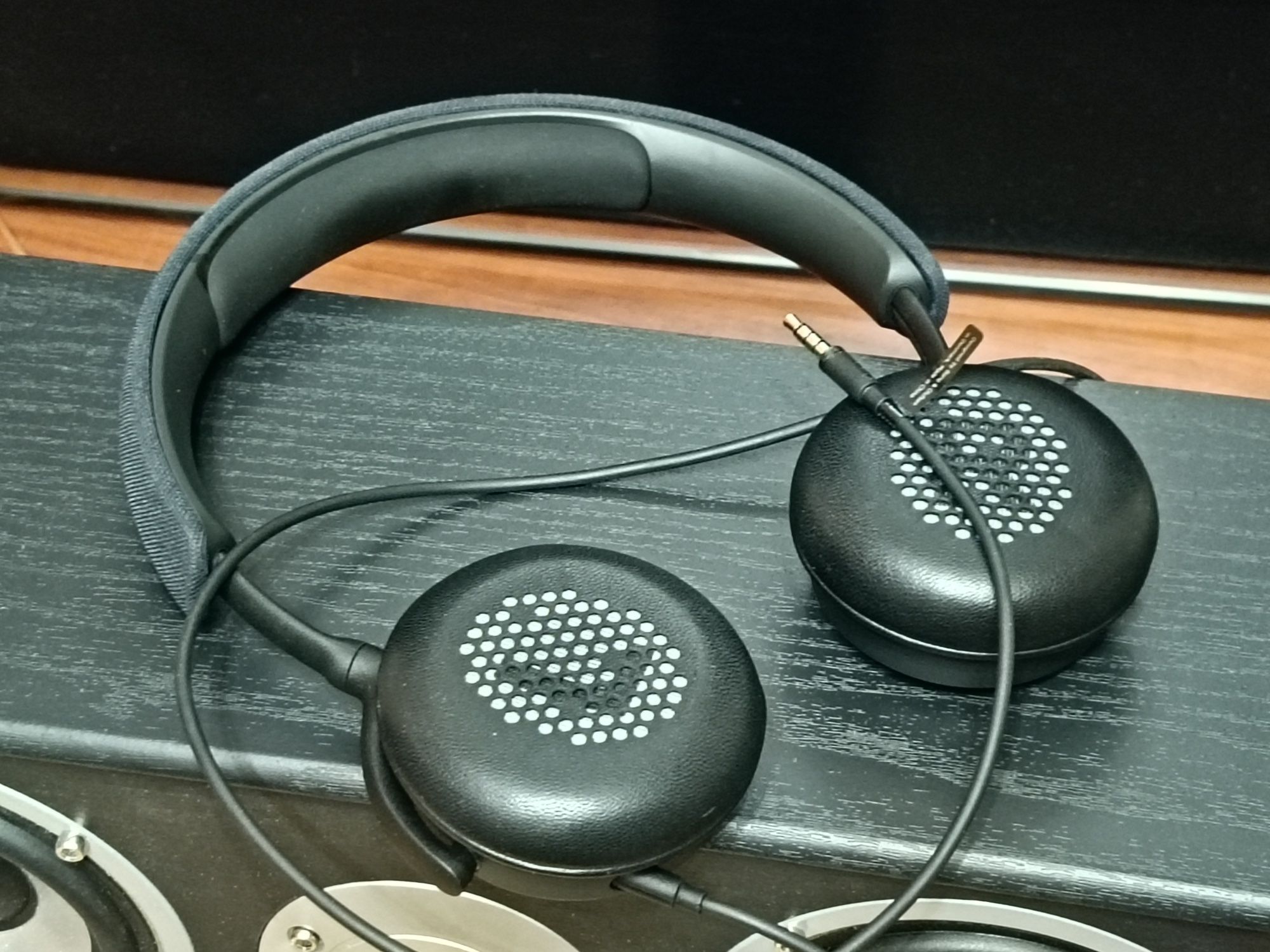 Наушники (гарнитура) Bang & Olufsen BeoPlay H2 Carbon Blue