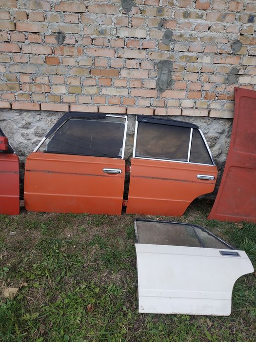Кузовщина двері капот ВАЗ 2106