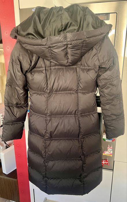 Benetton , taliowany płaszcz puchowy czarny. R. 40- włoskie