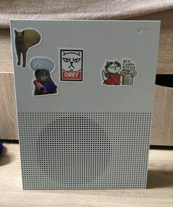 Продам xbox one s 1tb