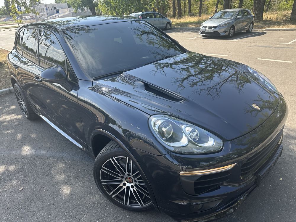 Продам Офіційний Дизельний Порш Каєн