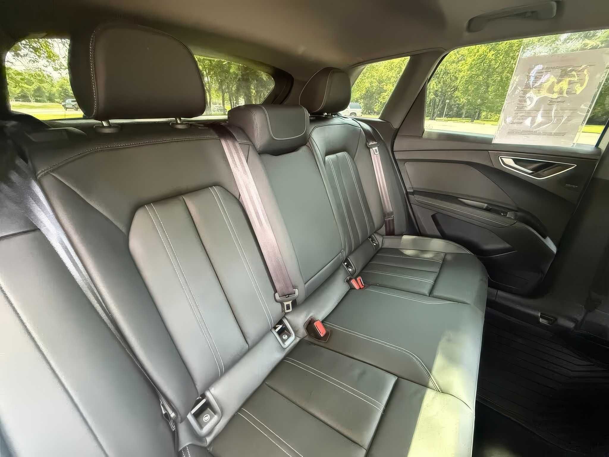 2024 Audi Q4 e-tron quattro Premium Plus 50 TFSI