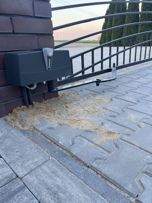 Instalacja i serwis napędów do bram, domofonów i wideodomofonów
