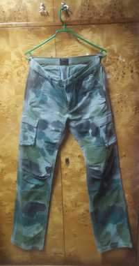 Spodnie jeansowe z bocznymi kieszeniami moro jeans dżinsy r. 27