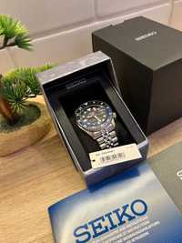 Шикарний, красивий годинник  SEIKO Seiko 5 Sports GMT SSK003K1