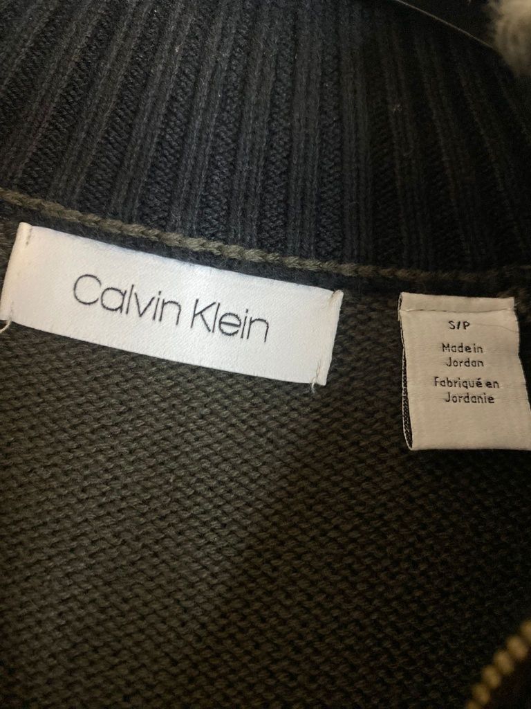 Orginalny sweter Calvin Klein mężczyzna
Rozmiar S
Wyszywane logo,logow