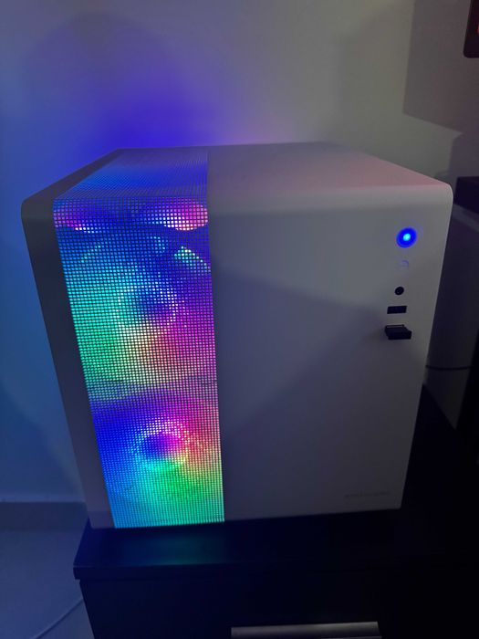 PC Gamer - AMD RX 6950XT