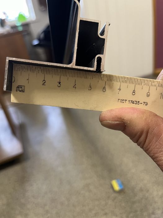 мебельный профиль GOLA вертикальный боковой Ferro Fiori