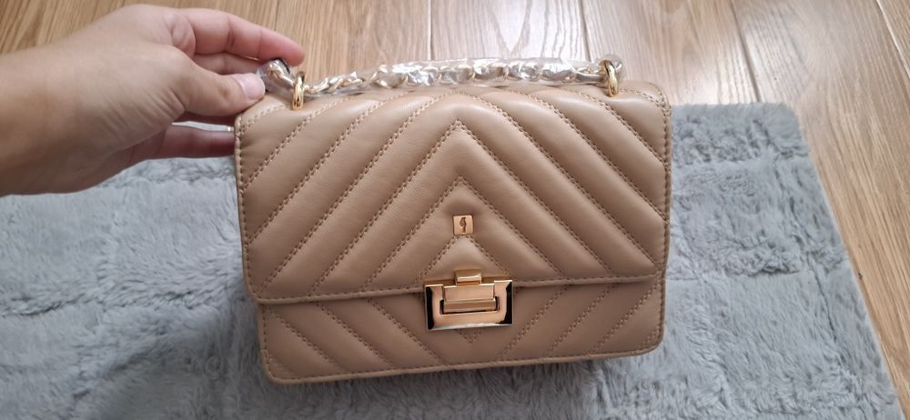 Beżowa torebka OCHNIK – nowa z metką, złoty łańcuszek