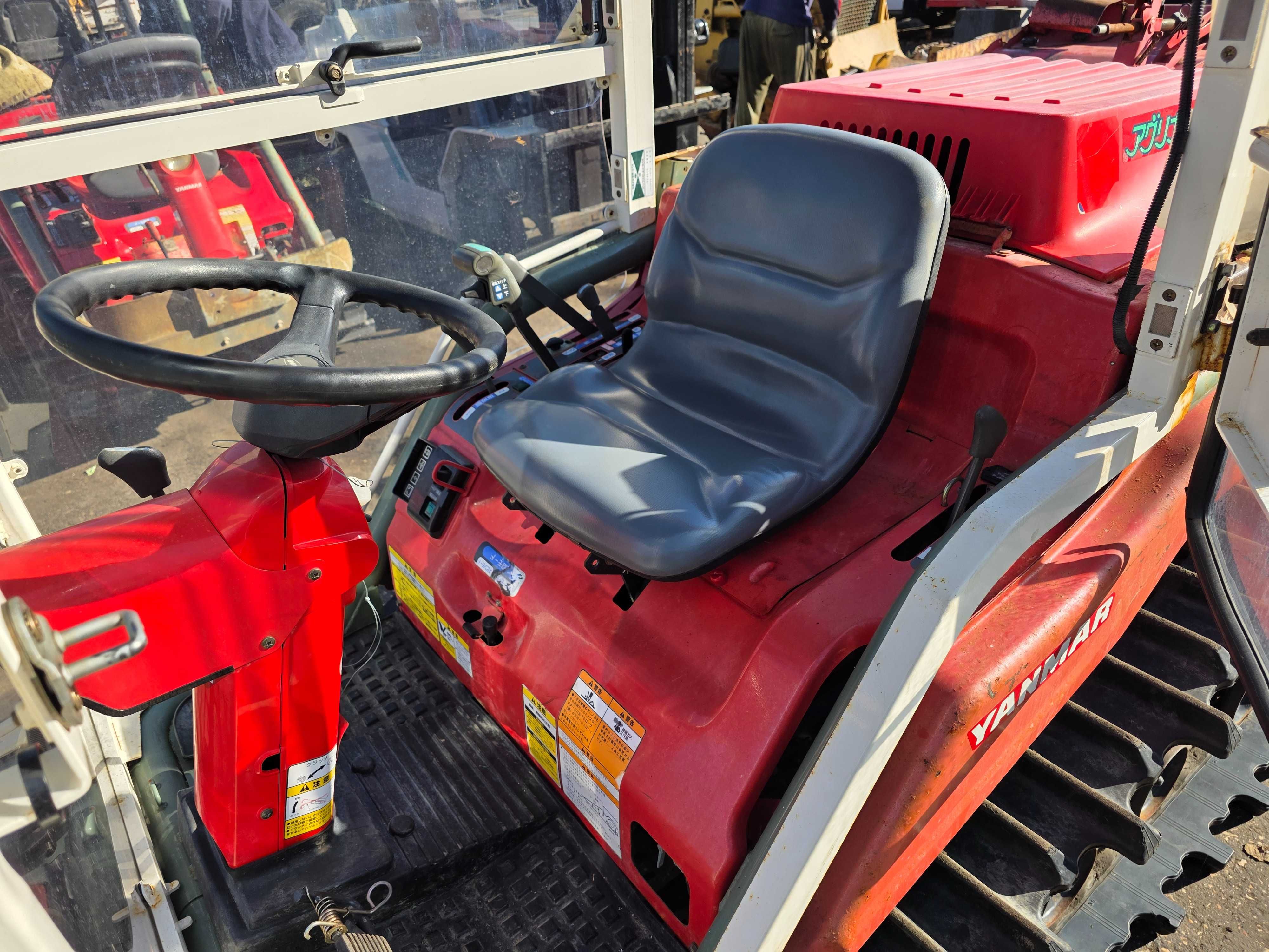 Міні-трактор гусеничний з кабіною YANMAR AC-18