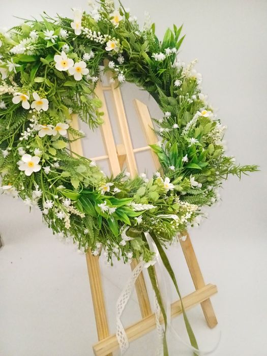 Całoroczny wianek na drzwi